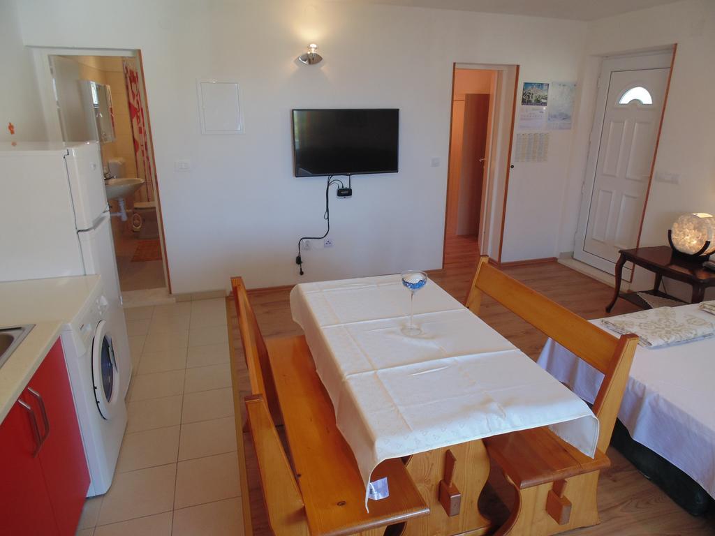 Apartments Postira Brac Luaran gambar